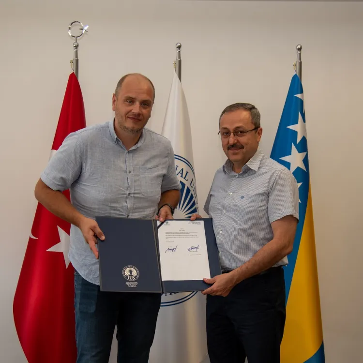 IUS ve Kodeks d.o.o., Endüstri-Akademi İşbirliğini Güçlendiren Mutabakat Anlaşması İmzalıyor